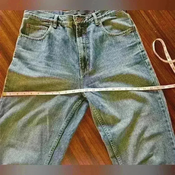 Nautica Relaxed Fit  Mid-rise Straight Leg Medium Wash Jeans Size 32W x 30L EUC - Picture 11 of 12